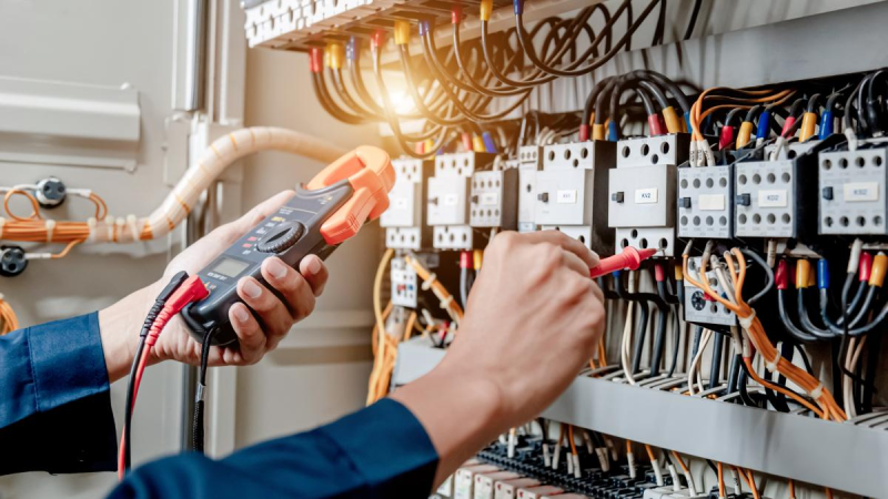 Dépannage en urgence d’un tableau électrique qui disjonctait sans raison, intervention à Mérignac par Jtech.