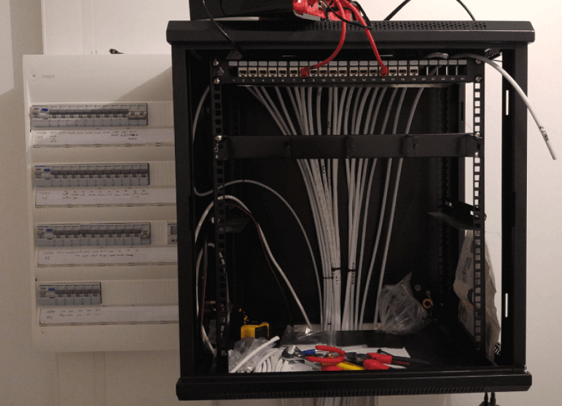 Installation d’un réseau RJ45 Bordeaux : une solution fiable pour une connexion internet rapide et stable, idéale pour le télétravail et les entreprises.