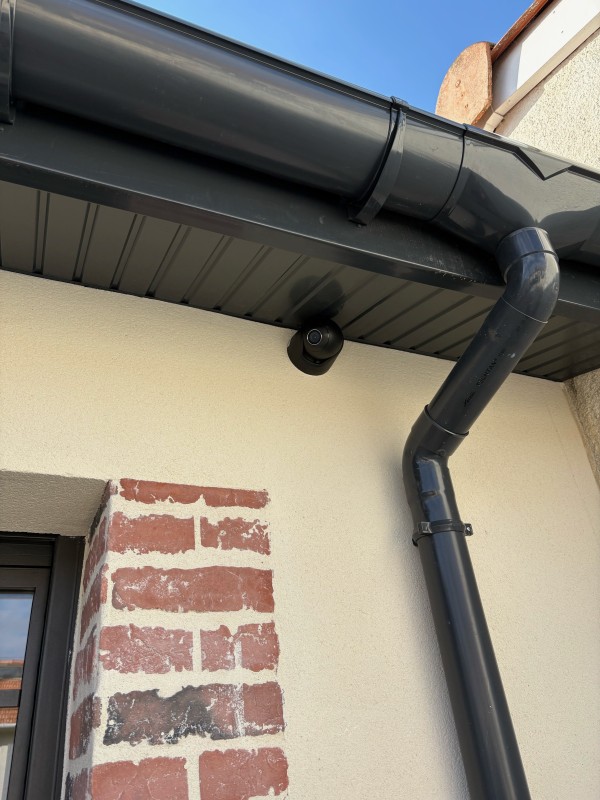 Caméra MotionCam Ajax capturant les intrusions en haute résolution pour une vérification rapide et fiable des événements de sécurité.